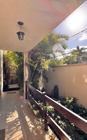 Casa de condomínio para alugar com 400m², 4 quartos e 4 vagas Casa de condomínio para alugar com 400m², 4 quartos e 4 vagasÁrea externa