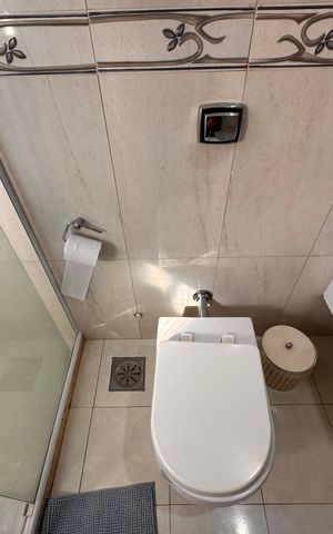Casa de condomínio para alugar com 400m², 4 quartos e 4 vagas Casa de condomínio para alugar com 400m², 4 quartos e 4 vagasBanheiro Social