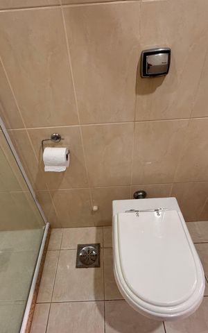 Casa de condomínio para alugar com 400m², 4 quartos e 4 vagas Casa de condomínio para alugar com 400m², 4 quartos e 4 vagasBanheiro Social