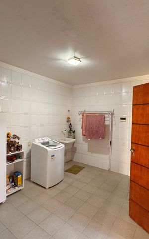 Casa de condomínio para alugar com 400m², 4 quartos e 4 vagas Casa de condomínio para alugar com 400m², 4 quartos e 4 vagasÁrea de Serviço