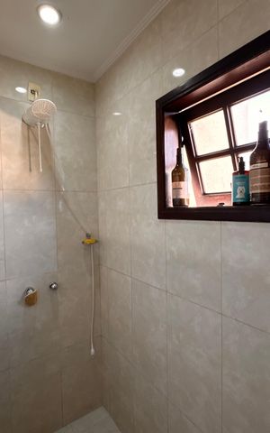 Casa de condomínio para alugar com 400m², 4 quartos e 4 vagas Casa de condomínio para alugar com 400m², 4 quartos e 4 vagasSuíte - Banheiro