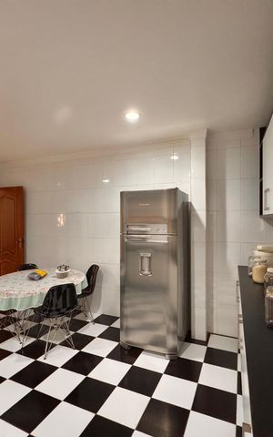 Casa de condomínio para alugar com 400m², 4 quartos e 4 vagas Casa de condomínio para alugar com 400m², 4 quartos e 4 vagasCozinha