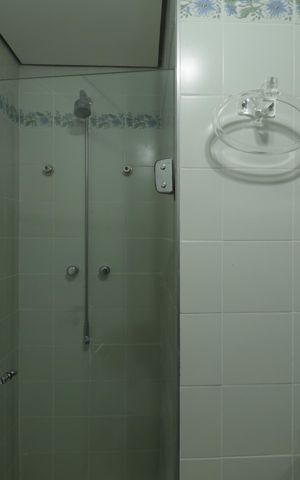 Apartamento à venda com 178m², 3 quartos e 3 vagasBanheiro da Suíte 2