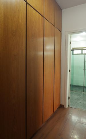 Apartamento à venda com 178m², 3 quartos e 3 vagasCloset da Suíte 3