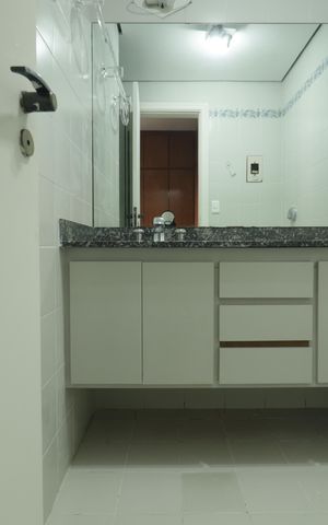 Apartamento à venda com 178m², 3 quartos e 3 vagasBanheiro da Suíte 2