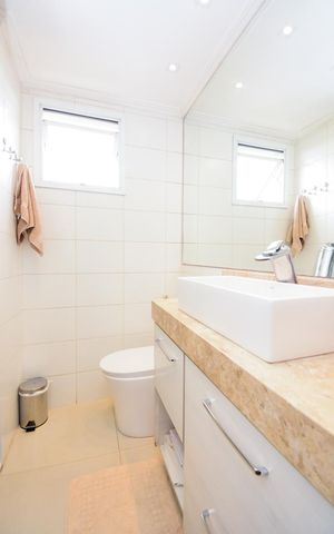 Apartamento à venda com 77m², 3 quartos e 2 vagasBanheiro da Suíte