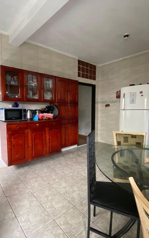 Casa à venda com 286m², 2 quartos e sem vaga Casa à venda com 286m², 2 quartos e sem vagaCozinha