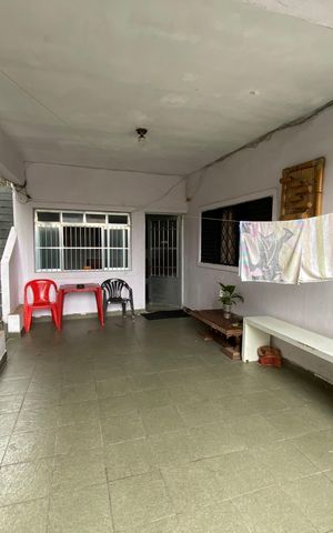 Casa à venda com 286m², 2 quartos e sem vaga Casa à venda com 286m², 2 quartos e sem vagaQuintal