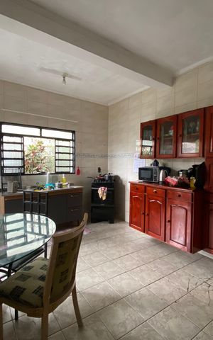 Casa à venda com 286m², 2 quartos e sem vaga Casa à venda com 286m², 2 quartos e sem vagaCozinha
