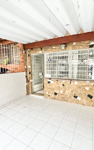 Casa à venda com 106m², 3 quartos e 1 vaga Casa à venda com 106m², 3 quartos e 1 vagaGaragem
