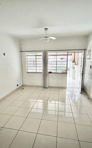 Casa à venda com 106m², 3 quartos e 1 vaga Casa à venda com 106m², 3 quartos e 1 vagaSala