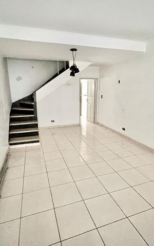 Casa à venda com 106m², 3 quartos e 1 vaga Casa à venda com 106m², 3 quartos e 1 vagaSala