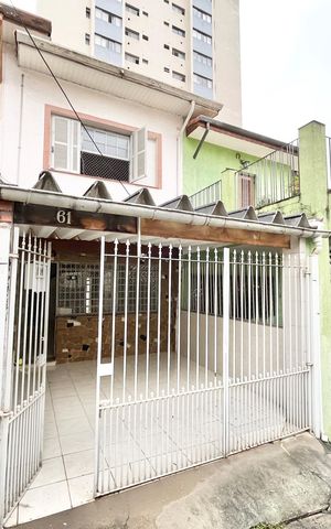 Casa à venda com 106m², 3 quartos e 1 vaga Casa à venda com 106m², 3 quartos e 1 vagaFachada