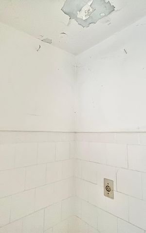 Casa à venda com 106m², 3 quartos e 1 vaga Casa à venda com 106m², 3 quartos e 1 vagaBanheiro de serviço