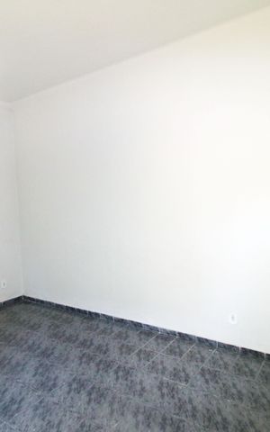 Casa à venda com 48m², 1 quarto e sem vagaSala