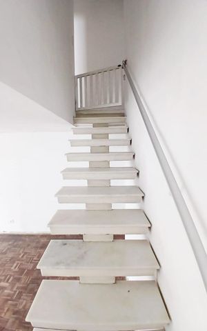 Casa à venda com 160m², 3 quartos e 2 vagas Casa à venda com 160m², 3 quartos e 2 vagasFoto 01