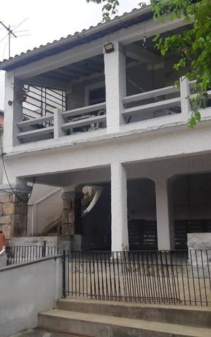 Casa à venda com 320m², 3 quartos e 1 vaga Casa à venda com 320m², 3 quartos e 1 vagaÁrea externa