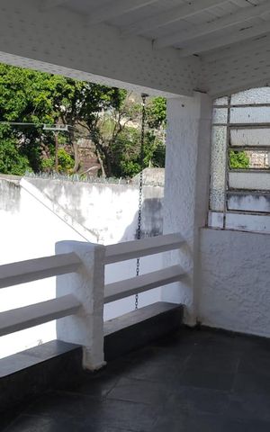 Casa à venda com 320m², 3 quartos e 1 vaga Casa à venda com 320m², 3 quartos e 1 vagaÁrea externa
