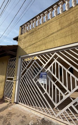 Casa à venda com 114m², 3 quartos e 3 vagasFachada