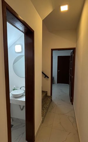 Casa à venda com 125m², 3 quartos e 2 vagas Casa à venda com 125m², 3 quartos e 2 vagasCorredor