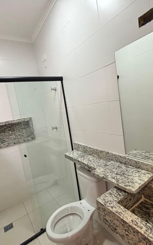 Casa à venda com 125m², 3 quartos e 2 vagas Casa à venda com 125m², 3 quartos e 2 vagasBanheiro 1