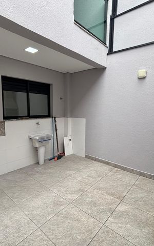 Casa à venda com 125m², 3 quartos e 2 vagas Casa à venda com 125m², 3 quartos e 2 vagasÁrea de Serviço