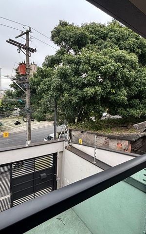 Casa à venda com 125m², 3 quartos e 2 vagas Casa à venda com 125m², 3 quartos e 2 vagasVaranda