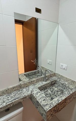 Casa à venda com 125m², 3 quartos e 2 vagas Casa à venda com 125m², 3 quartos e 2 vagasBanheiro da Suíte 1