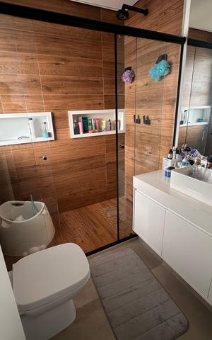 Casa de condomínio à venda com 240m², 4 quartos e 3 vagas Casa de condomínio à venda com 240m², 4 quartos e 3 vagasBanheiro suíte