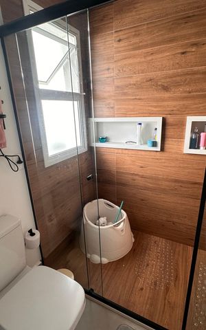 Casa de condomínio à venda com 240m², 4 quartos e 3 vagas Casa de condomínio à venda com 240m², 4 quartos e 3 vagasBanheiro suíte