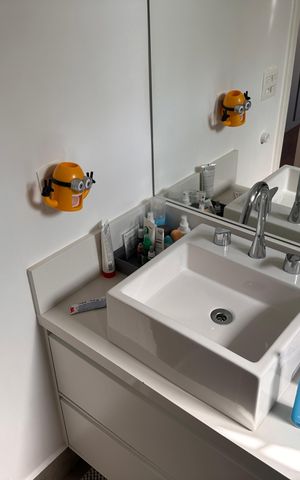 Casa de condomínio à venda com 240m², 4 quartos e 3 vagas Casa de condomínio à venda com 240m², 4 quartos e 3 vagasBanheiro social