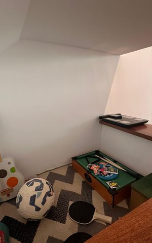 Casa de condomínio à venda com 240m², 4 quartos e 3 vagas Casa de condomínio à venda com 240m², 4 quartos e 3 vagasSala