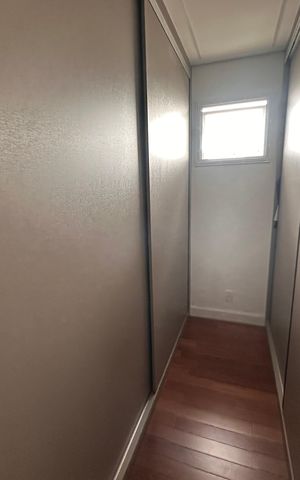 Casa de condomínio à venda com 240m², 4 quartos e 3 vagas Casa de condomínio à venda com 240m², 4 quartos e 3 vagasQuarto 4