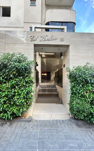 Apartamento para alugar com 120m², 4 quartos e 2 vagas Apartamento para alugar com 120m², 4 quartos e 2 vagasFachada
