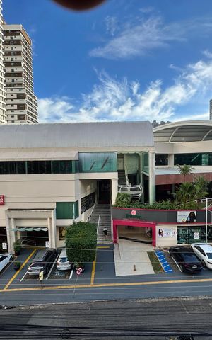 Apartamento para alugar com 120m², 4 quartos e 2 vagas Apartamento para alugar com 120m², 4 quartos e 2 vagasVista