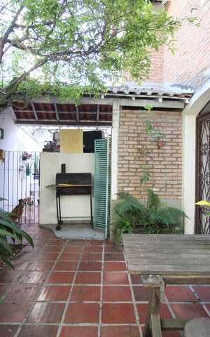 Casa à venda com 264m², 3 quartos e 2 vagasÁrea externa