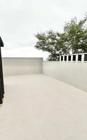Apartamento à venda com 48m², 2 quartos e 1 vaga Apartamento à venda com 48m², 2 quartos e 1 vagaVaranda
