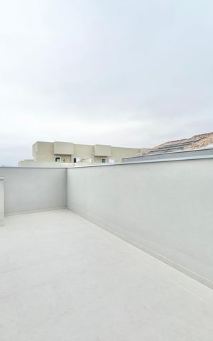 Apartamento à venda com 48m², 2 quartos e 1 vaga Apartamento à venda com 48m², 2 quartos e 1 vagaVaranda