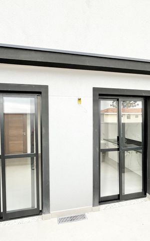 Apartamento à venda com 48m², 2 quartos e 1 vaga Apartamento à venda com 48m², 2 quartos e 1 vagaVaranda