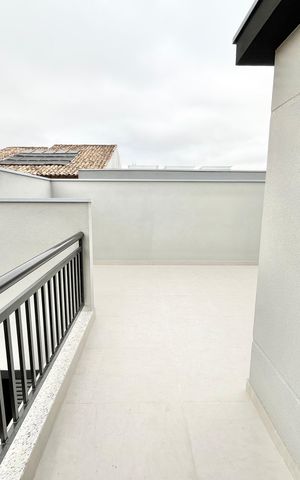 Apartamento à venda com 48m², 2 quartos e 1 vaga Apartamento à venda com 48m², 2 quartos e 1 vagaVaranda