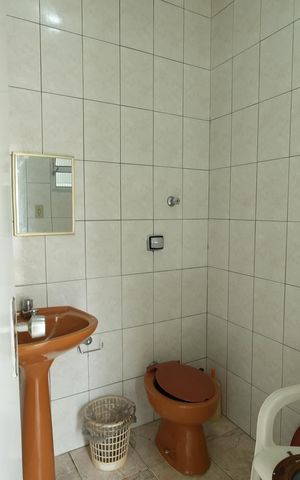Casa para alugar com 300m², 5 quartos e 4 vagasBanheiro Social
