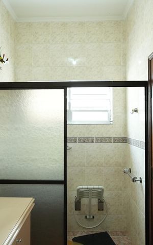 Casa para alugar com 300m², 5 quartos e 4 vagasBanheiro da Suíte