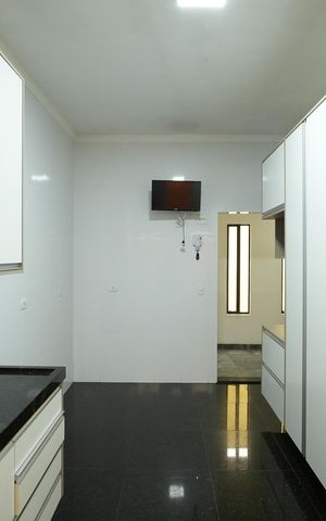 Casa para alugar com 300m², 5 quartos e 4 vagasCozinha