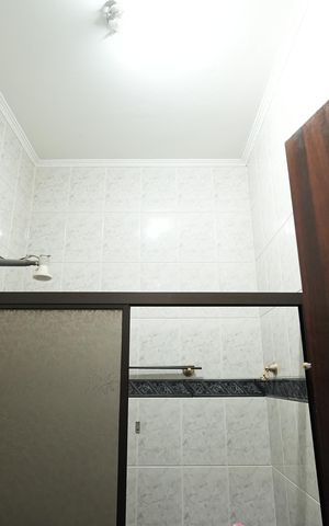 Casa para alugar com 300m², 5 quartos e 4 vagasBanheiro Social
