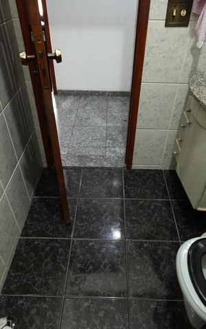 Casa para alugar com 300m², 5 quartos e 4 vagasBanheiro Social
