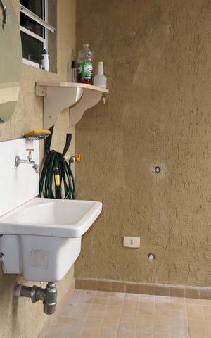 Casa à venda com 158m², 3 quartos e 1 vagaÁrea de Serviço