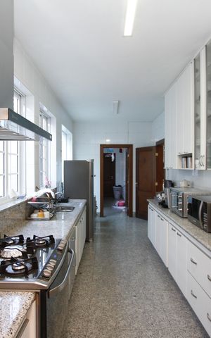 Casa à venda com 360m², 5 quartos e 3 vagasCozinha