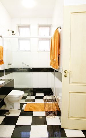 Casa à venda com 360m², 5 quartos e 3 vagasBanheiro do Quarto 1