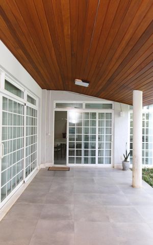 Casa à venda com 360m², 5 quartos e 3 vagasVaranda