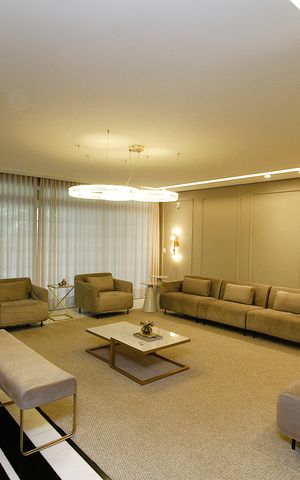 Casa à venda com 360m², 5 quartos e 3 vagasSala